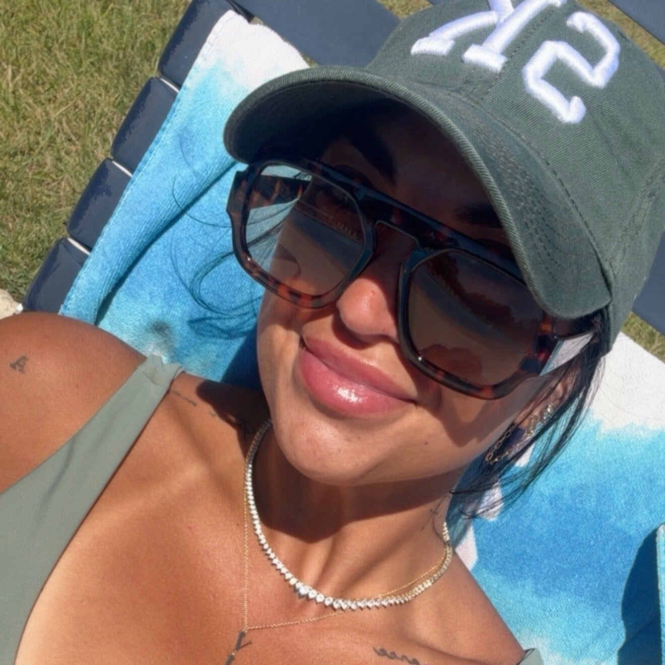 Sis Kiss Hat