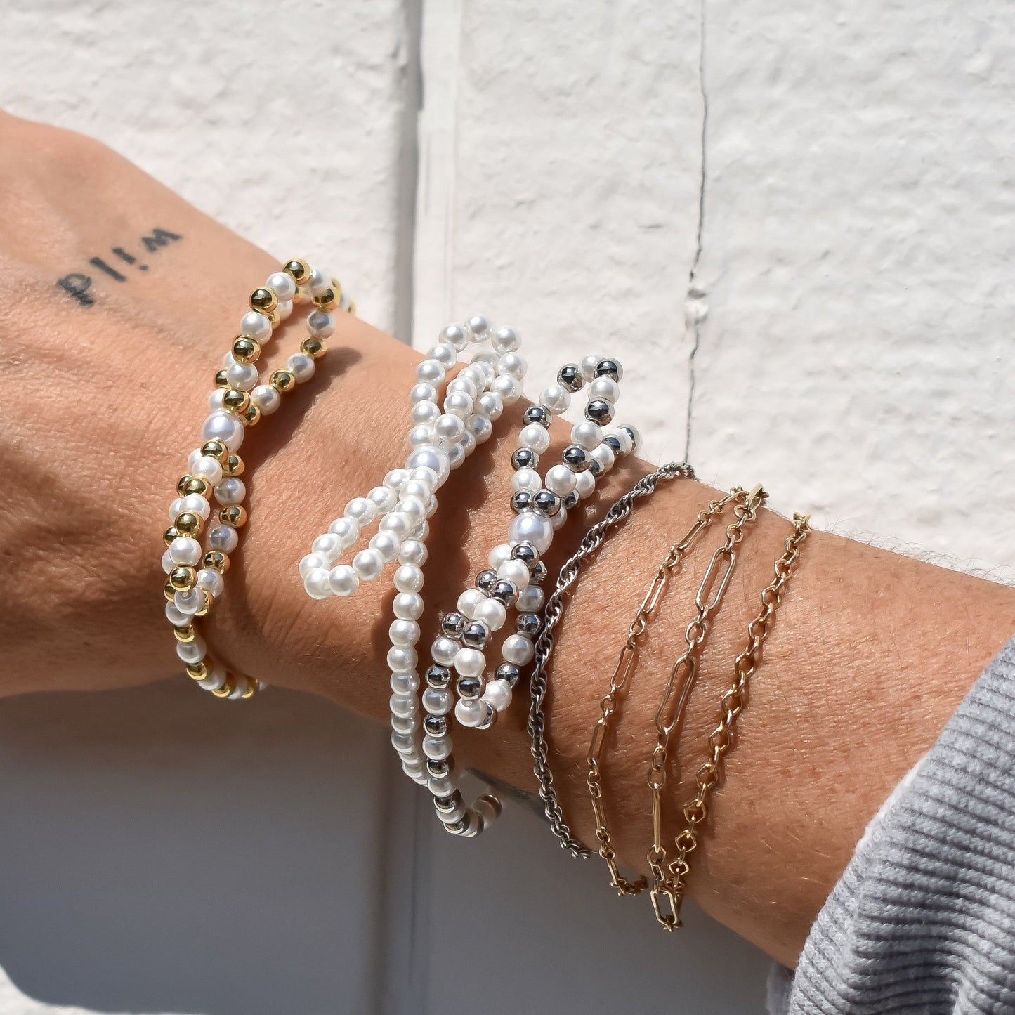 On Knox Beaded Bow Bracelet