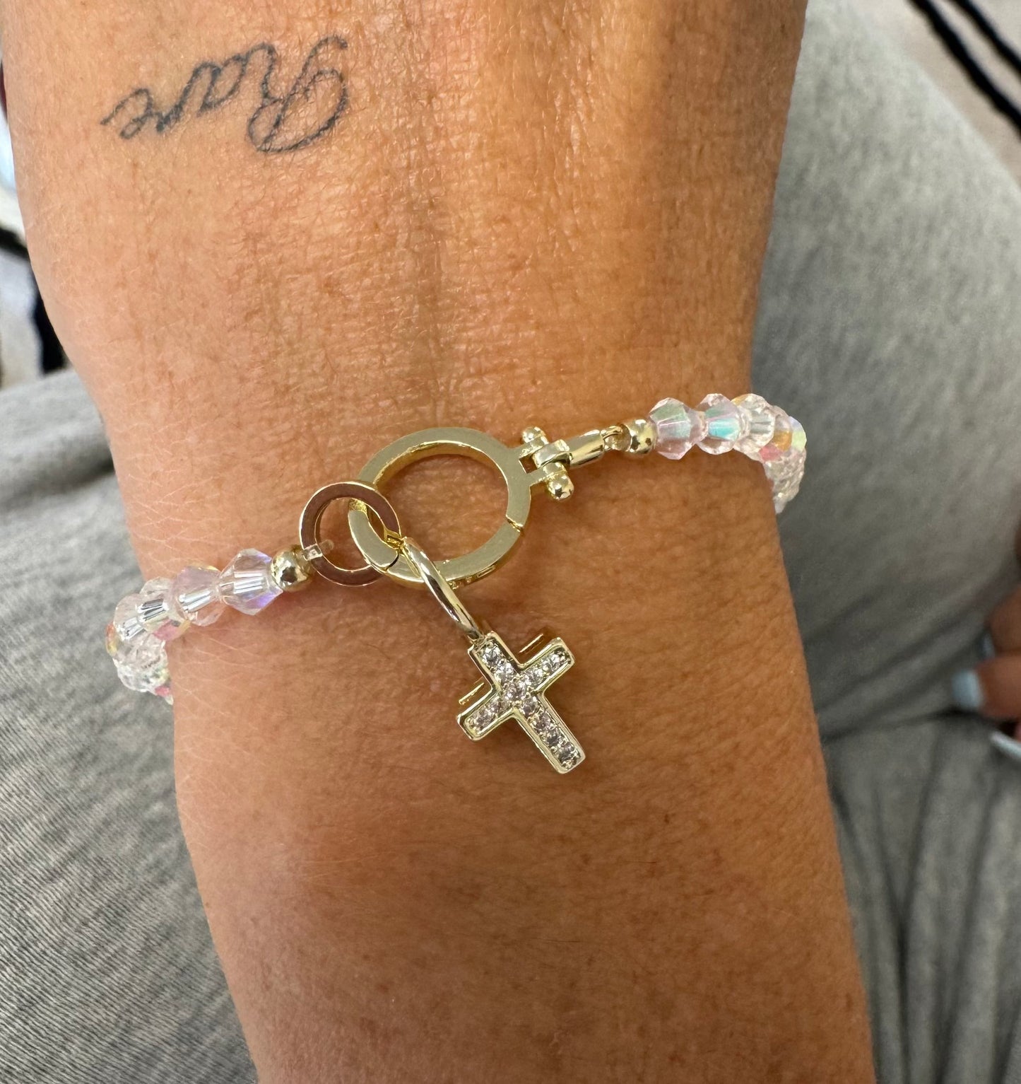 Customized Bead Stretch Bracelet with Hinge for Charms